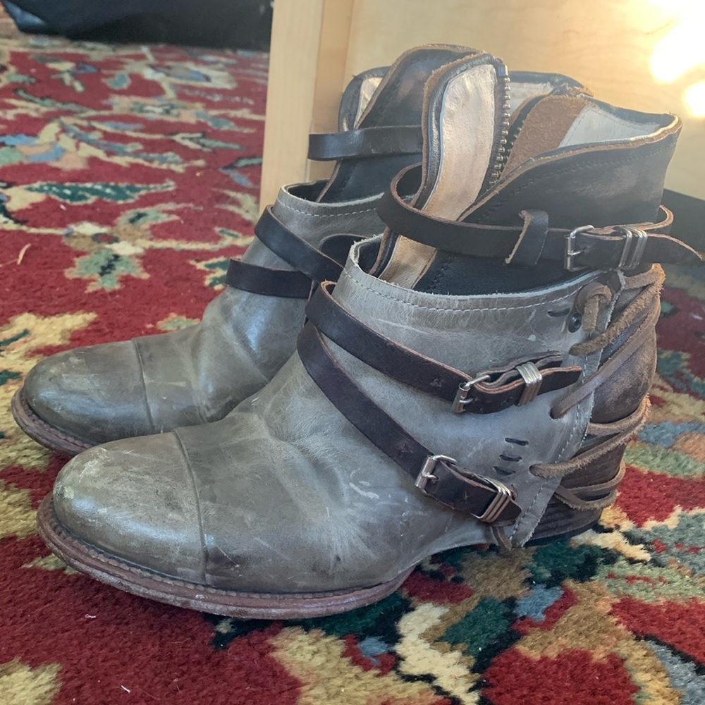 Freebird Crue Boots Size 9